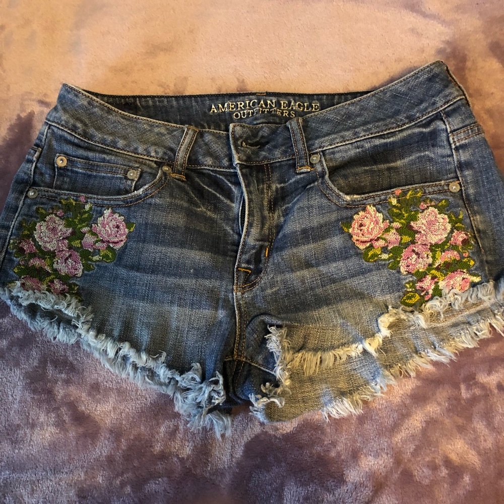 American Eagle embroidered shorts